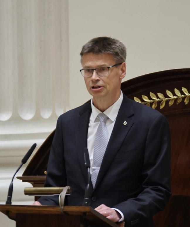 Hon. Kari Kuusiniemi